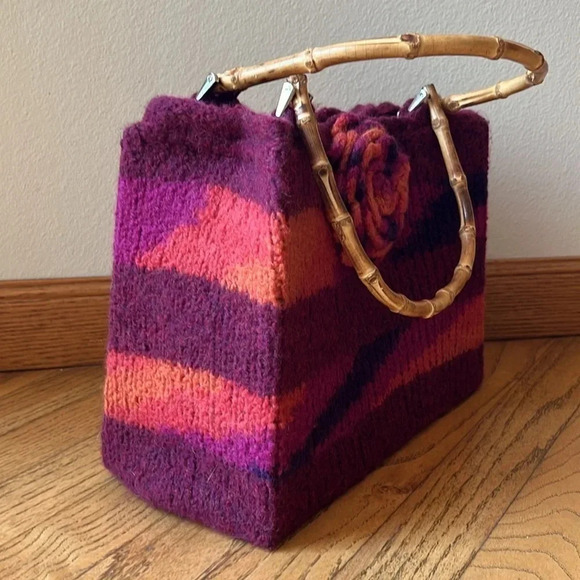 Hand knitted purse with bamboo handles boho purple pink orange flower both sides - Picture 6 of 14
